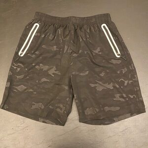 Men's Black Camo Active Shorts